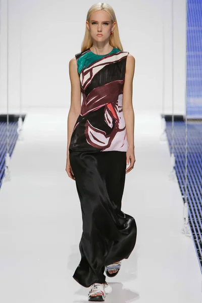 Look 63
